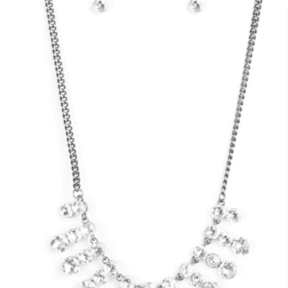 Paparazzi Celebrity Couture Necklace and Earrings Silver - Picture 1 of 4